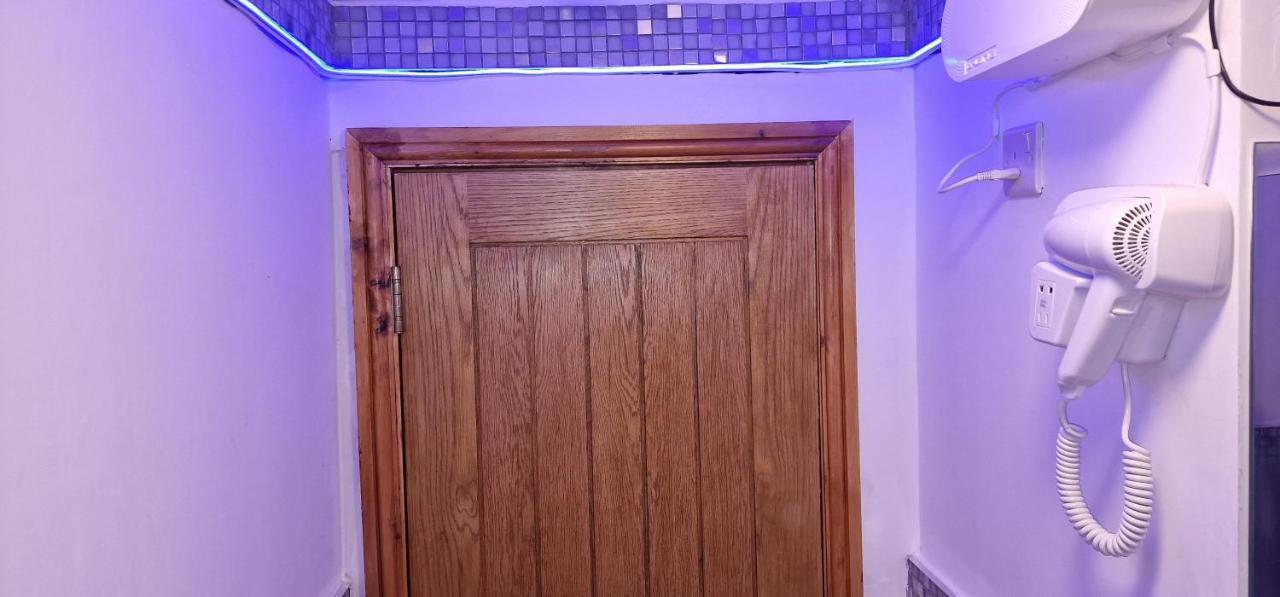 1 Bedroom Studio Eltham Exterior photo